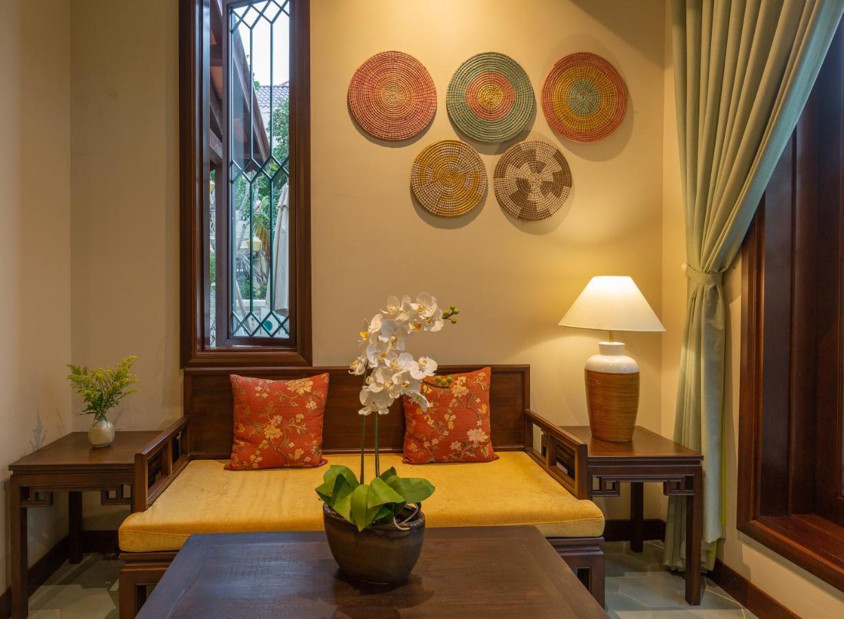 Cozy Savvy Boutique Hotel Hoi An Zewnętrze zdjęcie Interior of a suite at the hotel