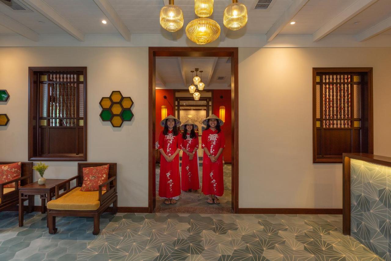 Cozy Savvy Boutique Hotel Hoi An Zewnętrze zdjęcie The lobby of the hotel